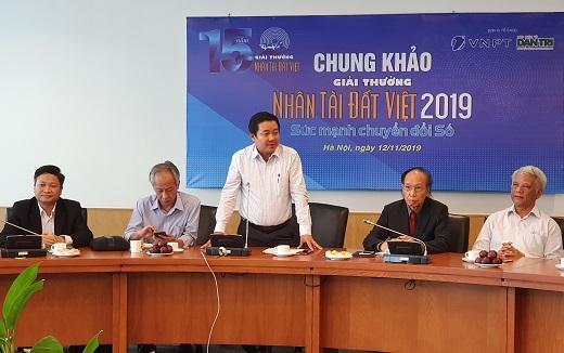 Ông Huỳnh Quang Liêm - Phó Tổng giám đốc Tập đoàn VNPT, Chủ tịch Tổng công ty VNPT-Media, đồng Trưởng ban tổ chức Giải thưởng Nhân tài Đất Việt 2019 phát biểu