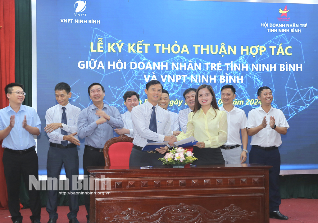 VNPT ký kết với Hội doanh nhân trẻ tỉnh Ninh Bình