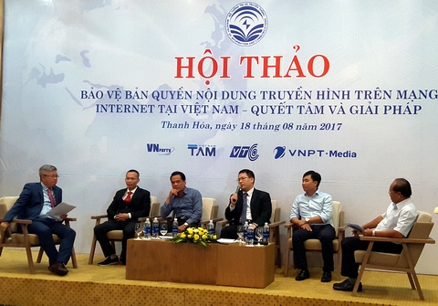 Ông Nguyễn Văn Tấn - Phó Tổng giám đốc VNPT-Media chia sẻ thông tin tại buổi tọa đàm