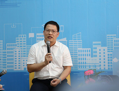 Mr.Nguyen Van Tan, Deputy General Director of VNPT-Media, Deputy Head of the Organizing Committee of Vietnam Talent Award 2017, inspires the Danang Startup community.