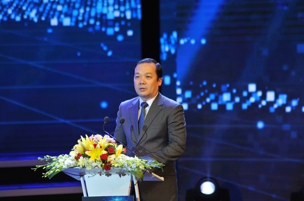 Tổng Giám đốc Tập đoàn VNPT Phạm Đức Long công bố giải Nhì lĩnh vực CNTT của NTĐV 2017