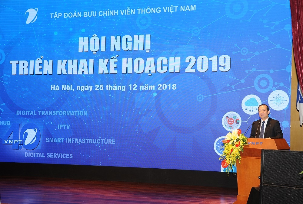 Thành viên HĐTV, Tổng Giám đốc Tập đoàn Phạm Đức Long phát biểu tại Hội nghị