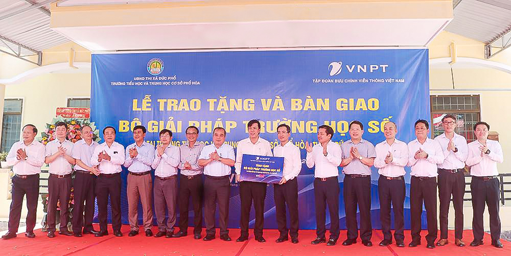 VNPT trao tặng Bộ giải pháp trường học số cho trường Tiểu học và THCS Phổ Hòa, Đức Phổ, Quảng Ngãi