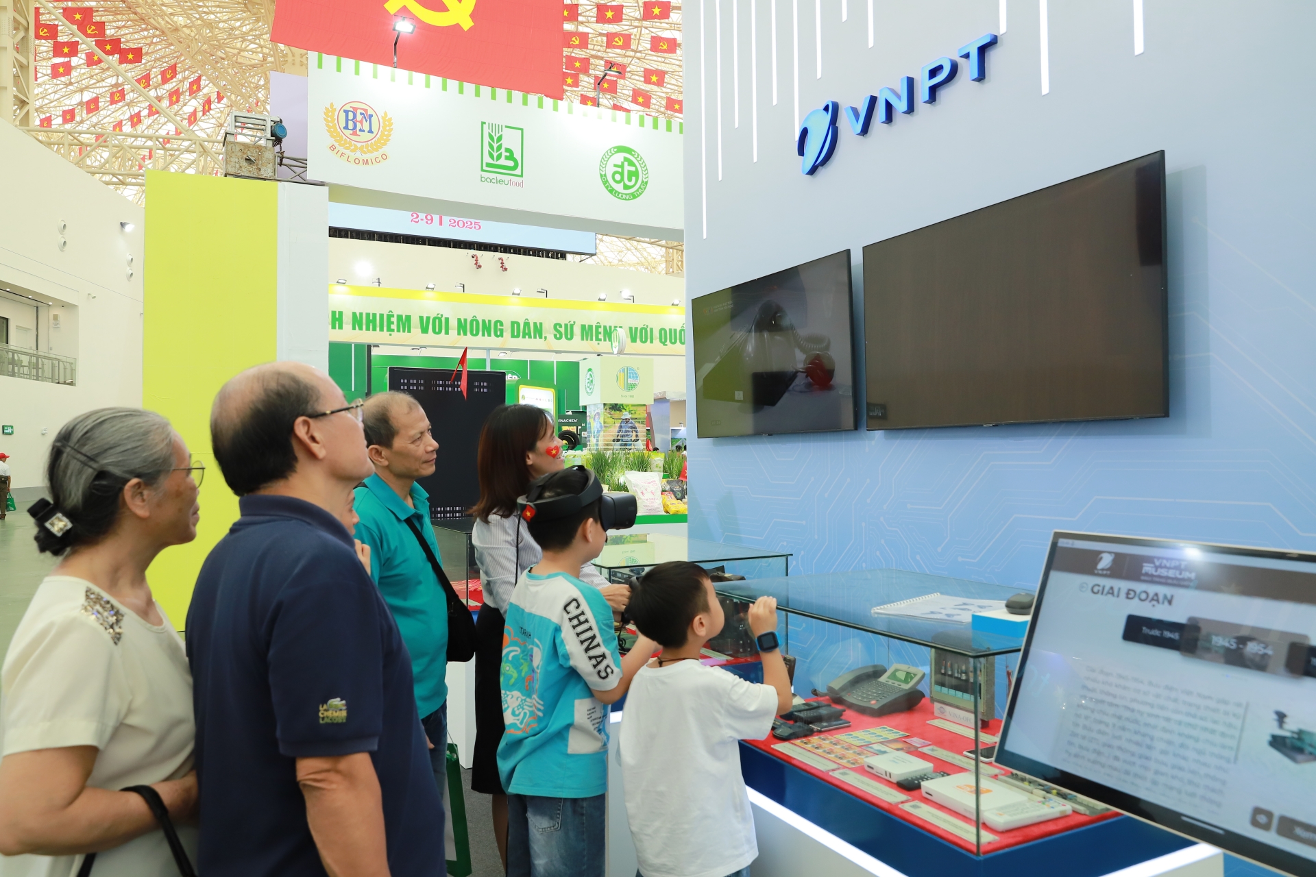 Những sản phẩm, dịch vụ nổi bật của VNPT-Media giới thiệu tại Triển lãm 80 năm hành trình Độc lập - Tự do - Hạnh phúc