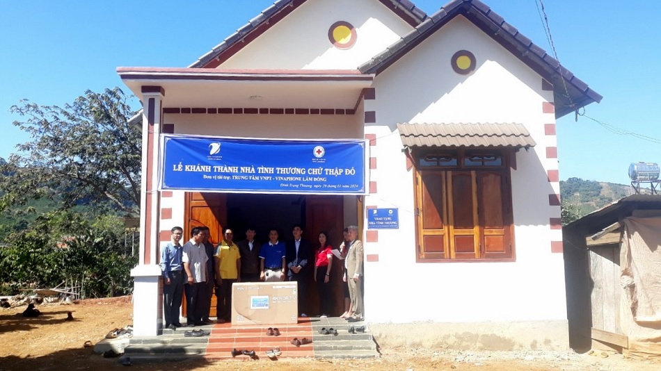 VNPT trao tặng nhà tình thương cho hộ nghèo tại Lâm Đồng
