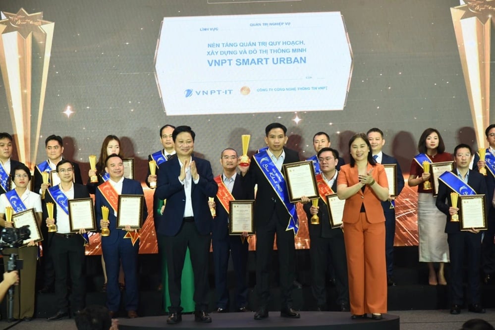 Không chỉ là giải thưởng, điều gì đứng sau 7 lần được xướng tên của VNPT tại Sao Khuê 2026?