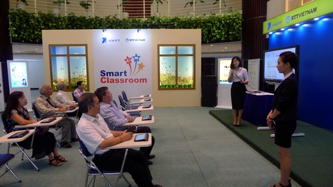 Giải pháp Smart Edu sẽ mang lại mô hình học vô cùng hiện đại và đơn giản, mọi tương tác đều thực hiện trên màn hình máy tính, máy tính bảng hoặc bảng tương tác