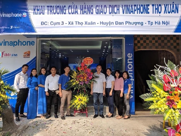 Cửa hàng giao dịch tại Cụm 3, xã Thọ Xuân, huyện Đan Phượng, Hà Nội trong ngày khai trương 13/9/2018