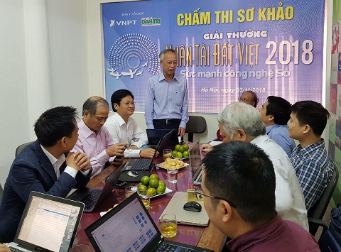 Chủ tịch Hội đồng sơ khảo Giải thưởng Nhân tài Đất Việt 2018 lĩnh vực CNTT Nguyễn Long phát biểu khai mạc buổi chấm sơ khảo.