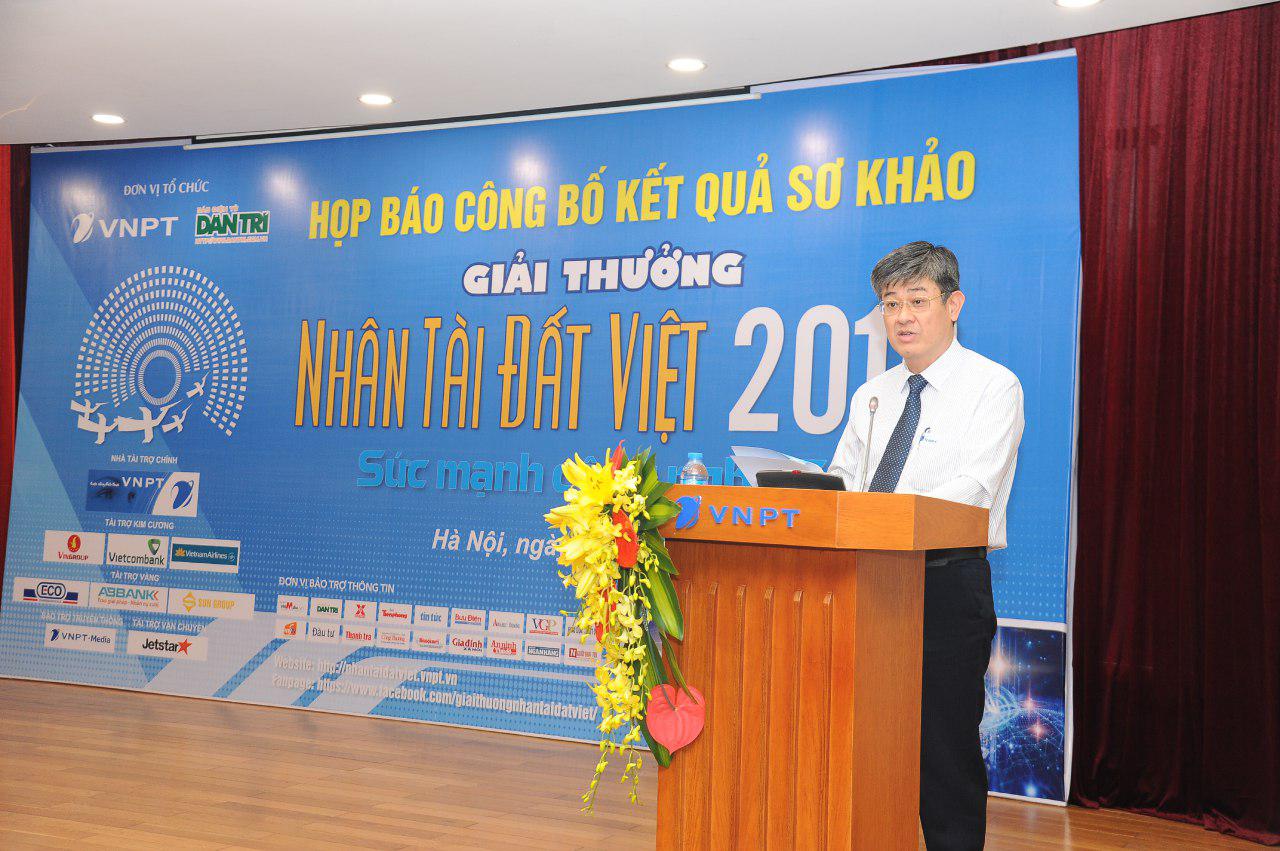 Ông Hồ Đức Thắng, Thành viên HĐTV, đại diện đơn vị đồng tổ chức và Nhà tài trợ chính giải thưởng NTĐV phát biểu tại buổi Họp báo