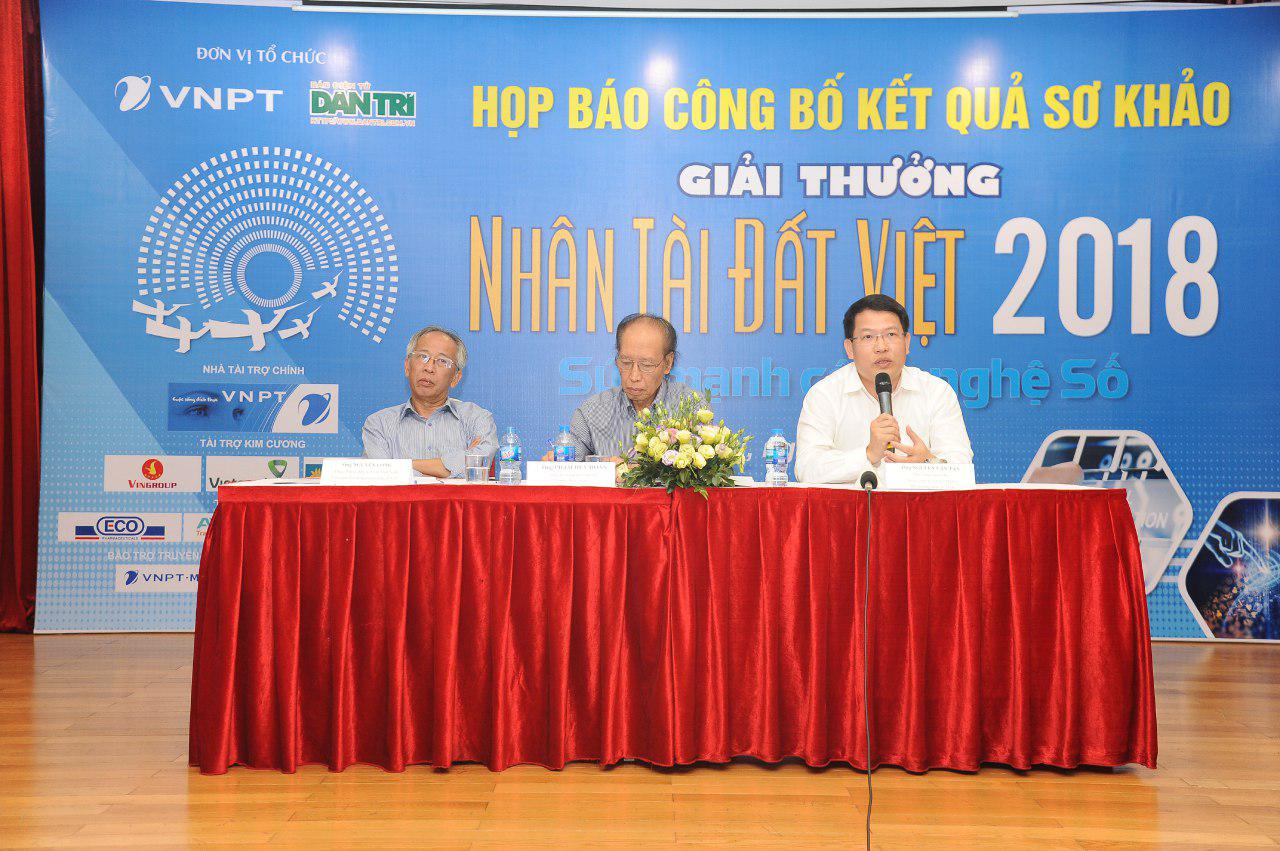 Ông Nguyễn Văn Tấn, Phó Tổng Giám đốc VNPT-Media, Phó Trưởng Ban tổ chức phát biểu tại Họp báo