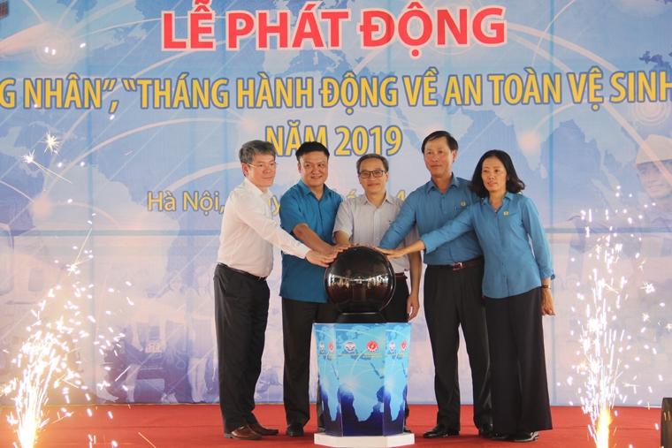 Giây phút chính thức phát động 